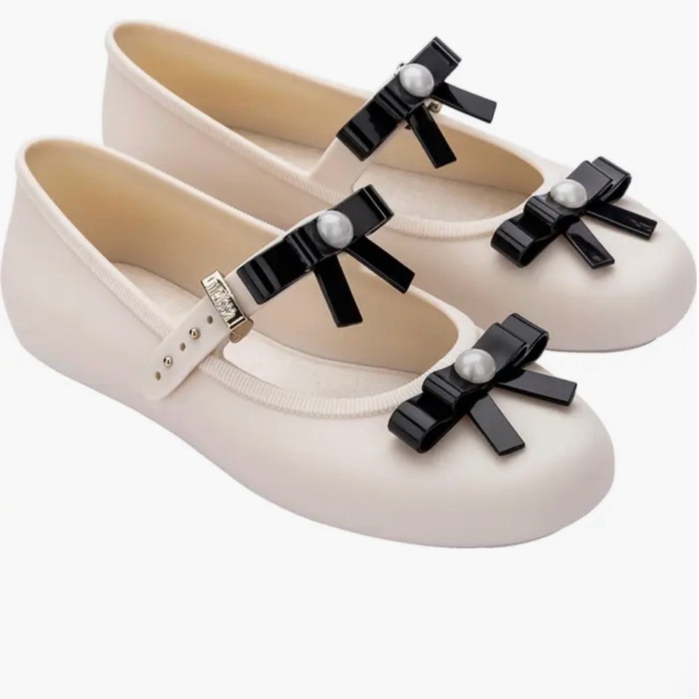 Women’s Melissa Cream and Black Ballerina Bow & Pearl Mary Jane shoes Size 6